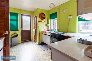 Kitchen- click for photo gallery